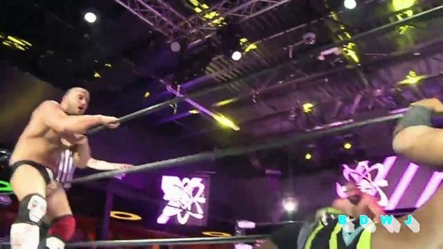 Pro Wrestling (Try Not to Wince or Look Away Challenge) 9 смотреть онлайн