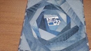 Сидушка из старых джинсов.