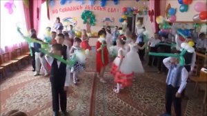 "Ромашковое поле" на выпускном в ДОУ