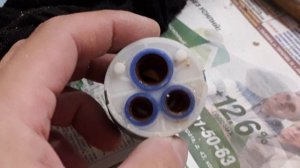 Ремонт крана душевой кабины. Устраняем течь крана.