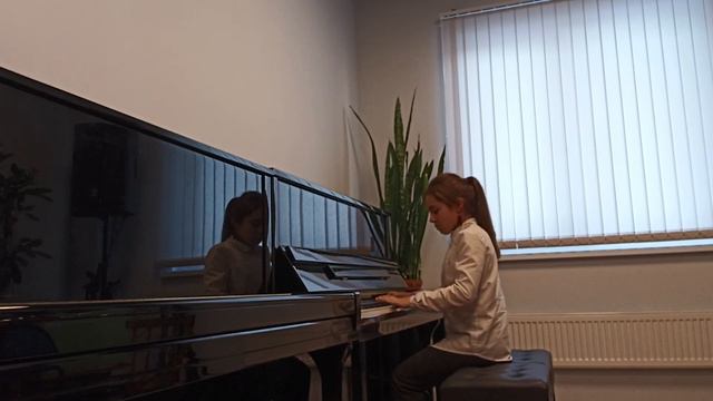 Изофатова Елизавета И. Бах Маленькая прелюдия e-moll смотреть онлайн