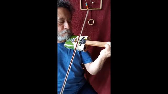 VIOLÍN HECHO CON LATA DE ACEITE - EL OLIVAREÑO #instrumentos #creaciones #violin #luthier смотреть онлайн