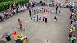 Муз.игра «Собрались на празднике...»