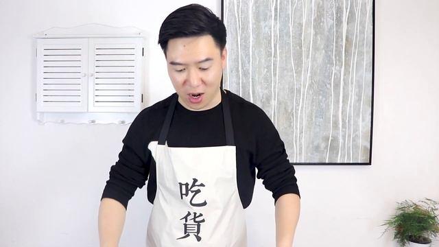 小文哥逛海鲜市场，76元买一整张鲨鱼皮，凉拌加鱼皮汤，劲道弹牙，这味道上头！【小文哥吃吃吃】 смотреть онлайн