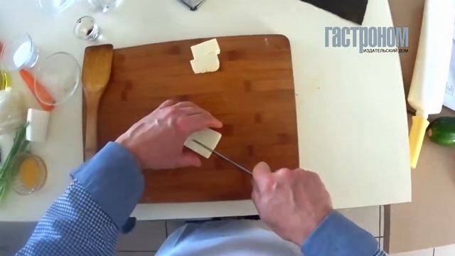 Суп с рисовой лапшой и бульоном из тыквы с тофу смотреть онлайн