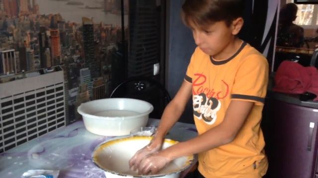 Как сделать неньютоновскую жидкость без крахмала???? смотреть онлайн