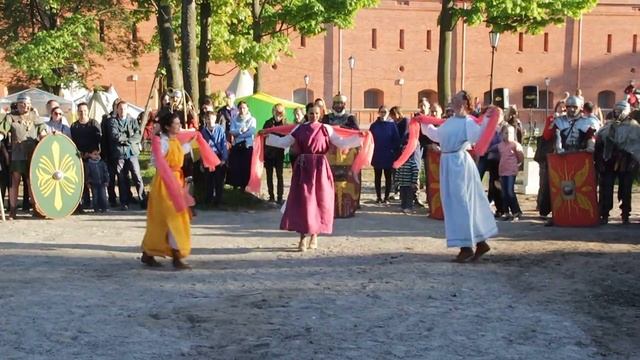 Античный танец с паллами / Ancient dance with pallas смотреть онлайн
