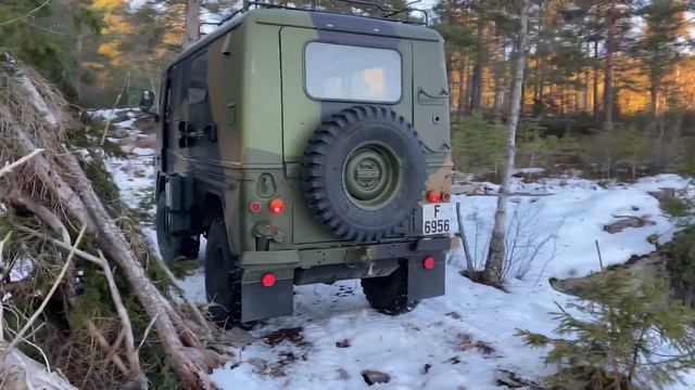 BACKYARD OFF-ROADING WITH VOLVO L3314 HT AMBULANCE 1968 MOD. смотреть онлайн