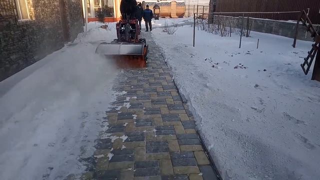 Чистка брусчатки в загородном доме. смотреть онлайн