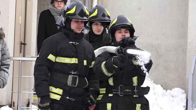 Что делать во время пожара | Занятие курса "Помощники спасателей" ПСТГУ смотреть онлайн