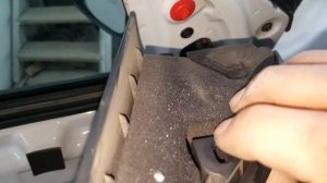 Как снять обшивку двери Рено Флюенс