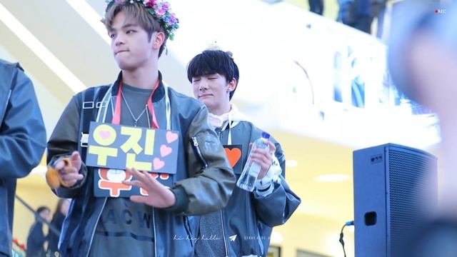 180408 잘 하고 있어 현진 직캠 (Stray Kids HYUNJIN FOCUS FANCAM) смотреть онлайн