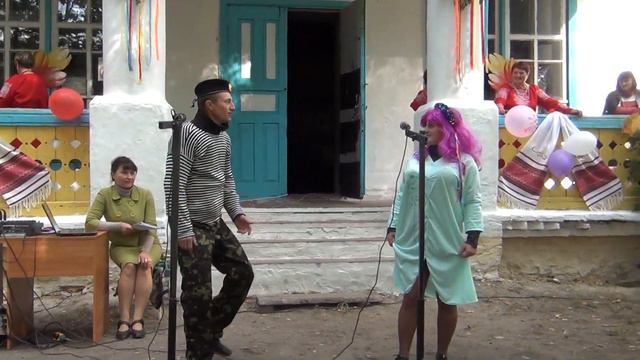 Сценка ''Як Ромело та Жулета''. (Аматорский коллектив ''Сузір'я'') День села Велике Устя. 28.09.201 смотреть онлайн