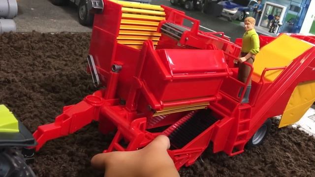 Bruder Tractors for KIDs, BIG Farm World! смотреть онлайн