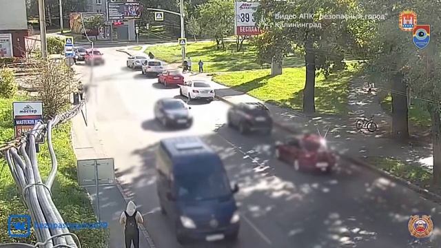 Наезд на школьника в Калининграде на Батальной смотреть онлайн