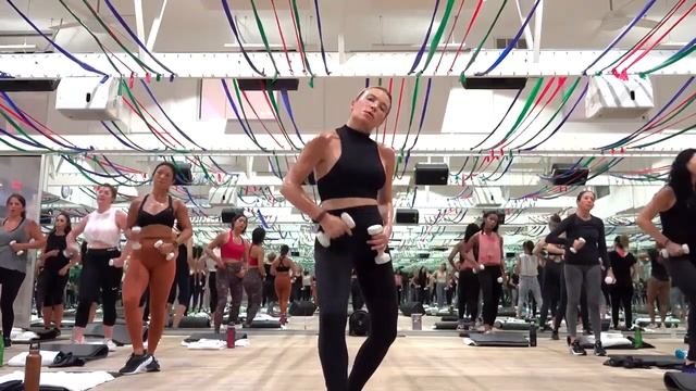 Tracy Anderson | TA Online Studio смотреть онлайн