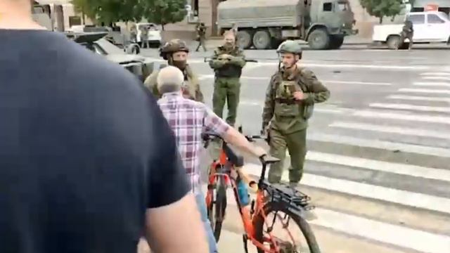 Ростов захватили военные. смотреть онлайн