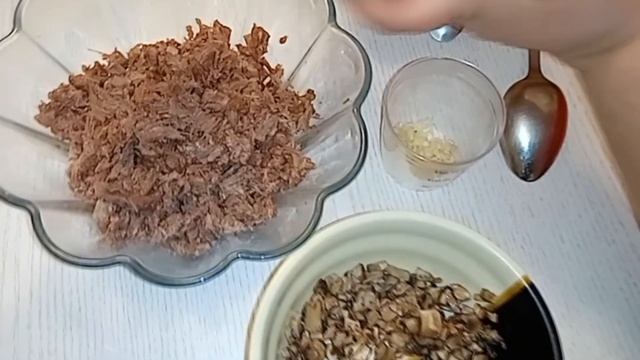 ВОТ ТАКУЮ ЗАКУСКУ СТОИТ ПОДАТЬ В ТАРТАЛЕТКАХ. ОЧЕНЬ ВКУСНО! смотреть онлайн