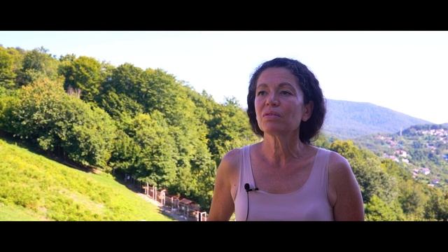 Что такое органическое животноводство? Как содержат животных в горах. Один день из жизни экофермы смотреть онлайн