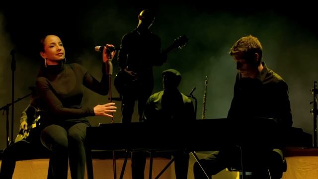 Sade - In Another Time (Live 2011)