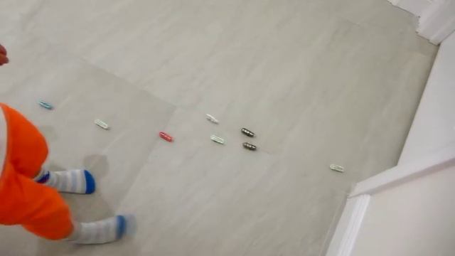 Bad Baby Гигантская Конфета Giant Candy Lollipop Johny Johny Yes Papa & Learn Colors смотреть онлайн