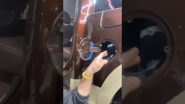 Как Снять лючок бензобака для подбора краски Додж Рэм Рам Dodge Ram 1500 смотреть онлайн