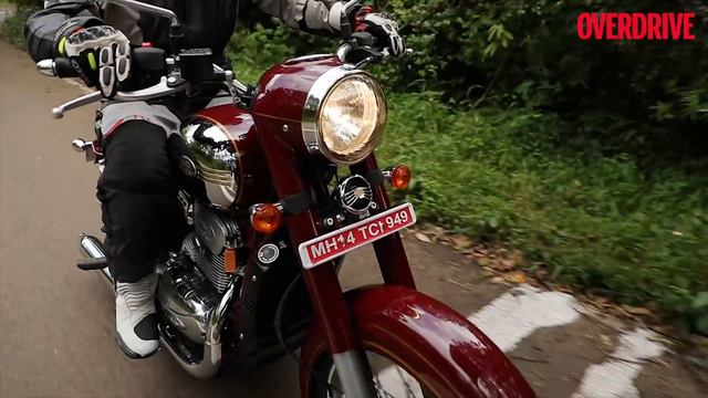 Jawa vs Royal Enfield Classic 350 | Comparison Test | OVERDRIVE смотреть онлайн