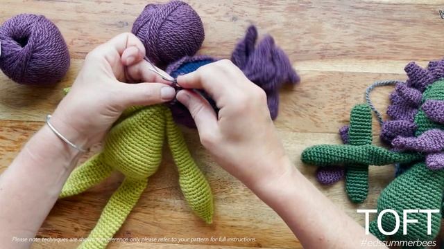 Carleton the Heather & Annette the French Lavender смотреть онлайн