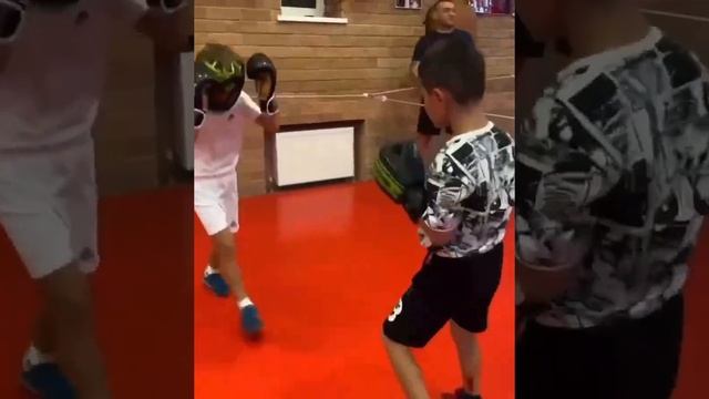 Приглашаем к нам на тренировки! Комплекс единоборств! смотреть онлайн