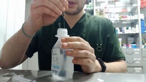 Правильный способ ! Как набрать физраствор из пластикового флакона в шприц? Без лишних телодвижений