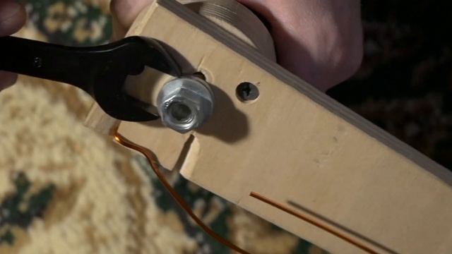 Наматываю катушки на оправке, для самодельного электродвигателя на 1500W на самокат смотреть онлайн