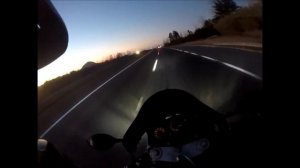 A fondo en Suzuki GSXR 400 SP... Top speed  #gsxr #suzuki #oldschool #cbr #genesis #zxr