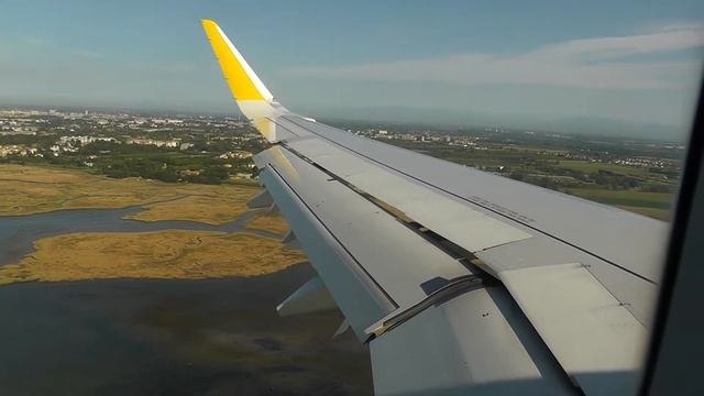 Venice Marco Polo Airport onboard landing смотреть онлайн
