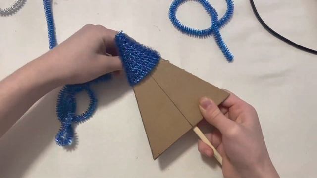 Картон и Мишура Как сделать елочные игрушки Новогодние поделки / Елочки Поделки Своими руками смотреть онлайн