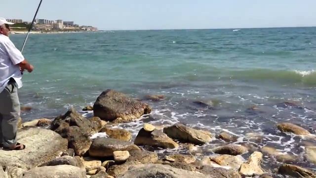 Рыбалка в городе Актау часть 2Казахи рыбачат