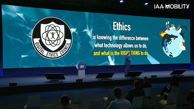 The Future of #Mobility: Digitization #Decarbonization #Futurist Gerd Leonhard at #IAAMobility 202 смотреть онлайн