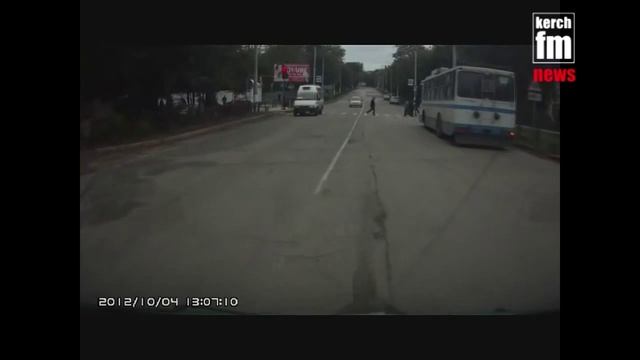 Маршрутка едет на красный в Керчи смотреть онлайн