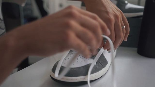 2 WAYS HOW I LACE & STYLE MY JORDAN 1 смотреть онлайн