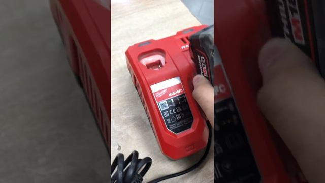 Болгарка Milwaukee смотреть онлайн