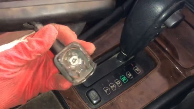 Как снять салонное зеркало заднего вида Mitsubishi Diamante смотреть онлайн