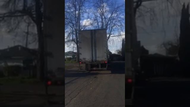 Backing a truck in a tight spot correctly by Dennis Trojan the driver смотреть онлайн
