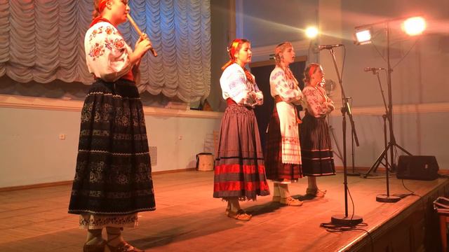 Летiла зозуля / Фольклорный ансамбль СВЕТЛИЦА смотреть онлайн