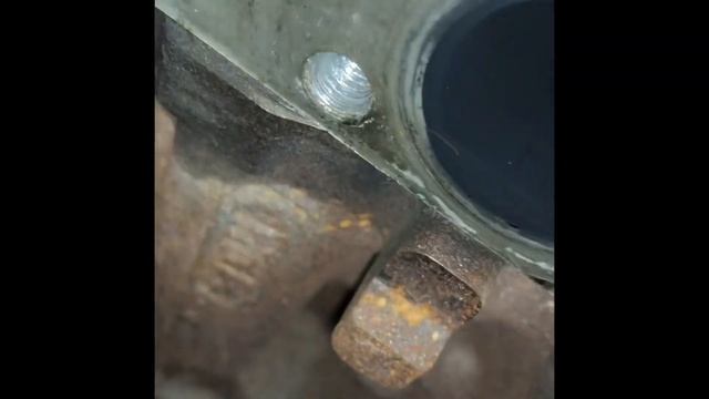 Форд Транзит уходит антифриз.