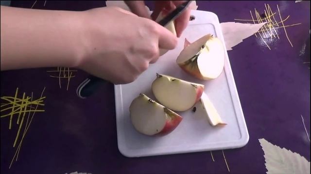 Салат из моркови и яблока - диетический, для сладкоежек смотреть онлайн