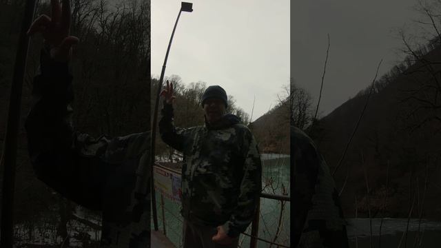 С Американцем на водопаде в Сочи . смотреть онлайн