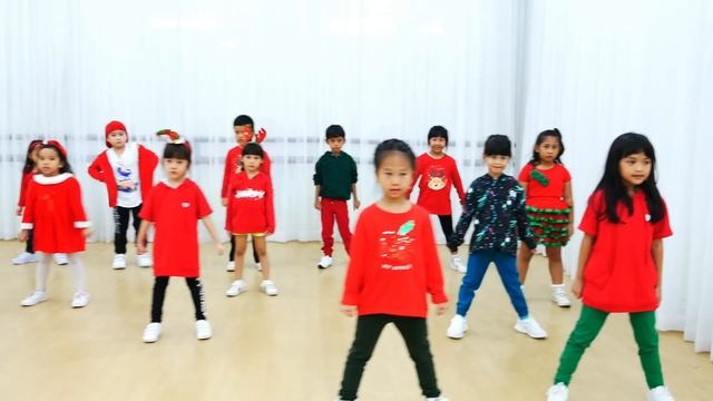 CHRISTMAS SONGS CHRISTMAS DANCE CHOREOGRAPHY VIDEO