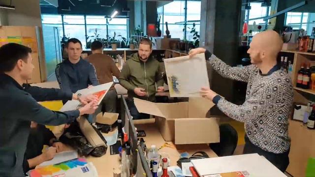 Картины, мужчины и 8 марта смотреть онлайн