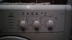 Стиральная машина Indesit WIL 85 не включается, мигают все индикаторы