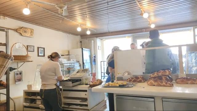 Швейцария. Прямой Эфир Из Булочной. Суббота смотреть онлайн