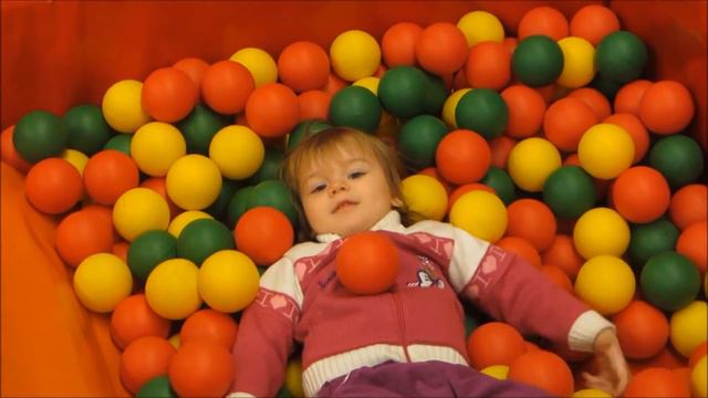 Дети играют. Детский уголок. Kids Are Playing. Children's Corner. Bigzz